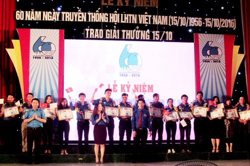 Tuyên dương 15 thanh niên tiêu biểu và trao giải thưởng “15 Tháng 10”